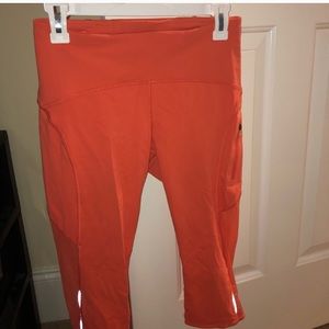 Coral lululemon crops size 6
